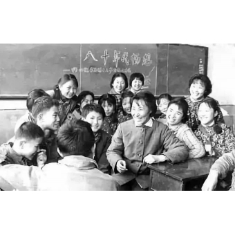 從教70年！93歲的她是無(wú)數(shù)老師的偶像